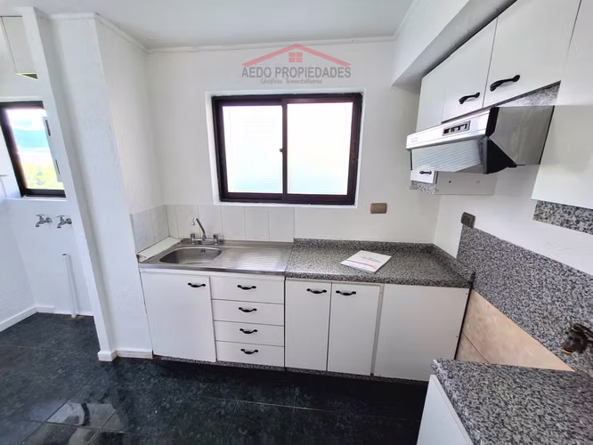 Se Arrienda Lindo Departamento, calle Ohiggins en Céntrico Edificio, Ciudad de Quillota.