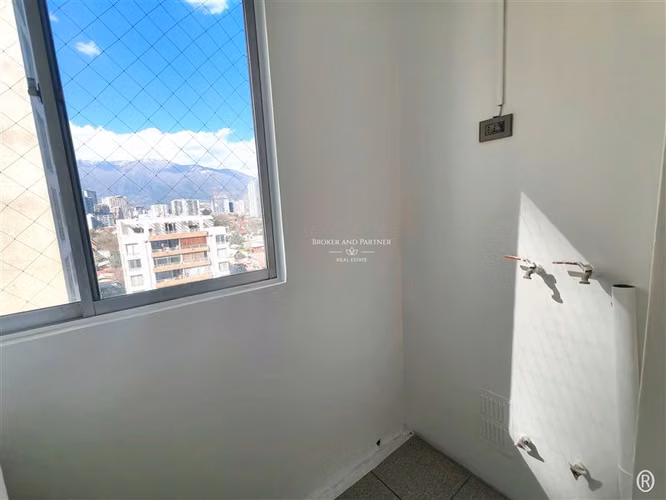 Remodelado, Con estacionamiento, Rebajado, sin deuda - Imagen 18