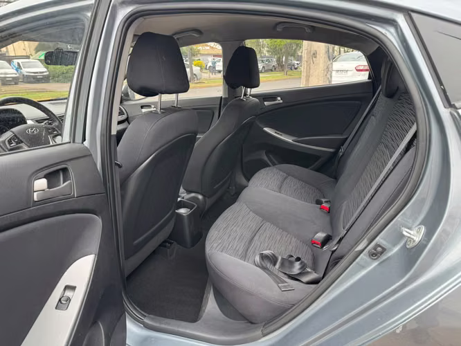 HYUNDAI ACCENT RB GL 1.4 MEC 6 VEL SOLO 114.000 KM 2019 - Imagen 12