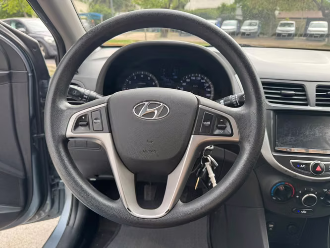 HYUNDAI ACCENT RB GL 1.4 MEC 6 VEL SOLO 114.000 KM 2019 - Imagen 18