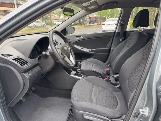 HYUNDAI ACCENT RB GL 1.4 MEC 6 VEL SOLO 114.000 KM 2019 - Imagen 11