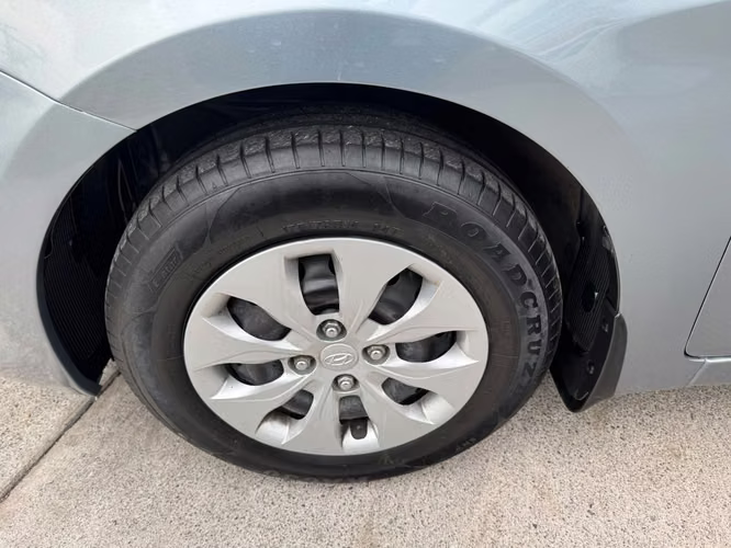 HYUNDAI ACCENT RB GL 1.4 MEC 6 VEL SOLO 114.000 KM 2019 - Imagen 9