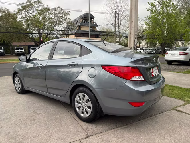 HYUNDAI ACCENT RB GL 1.4 MEC 6 VEL SOLO 114.000 KM 2019 - Imagen 5