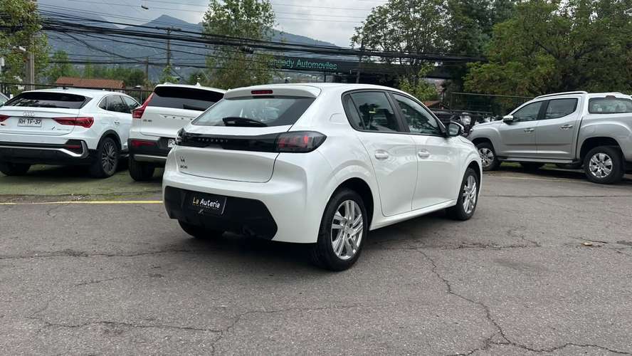 Peugeot 208 STYLE PURETECH 75 1.2 (2023) - Imagen 5