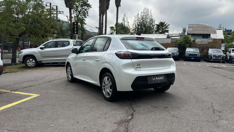 Peugeot 208 STYLE PURETECH 75 1.2 (2023) - Imagen 4