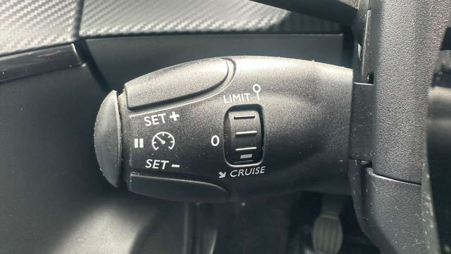Peugeot 208 STYLE PURETECH 75 1.2 (2023) - Imagen 18
