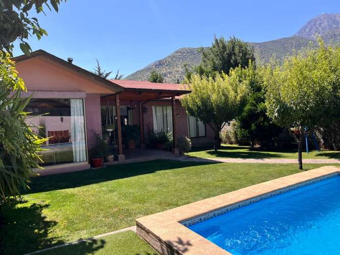 VENDO CASA 4D/3B PISCINA DERECHOS DE AGUA QUINCHO