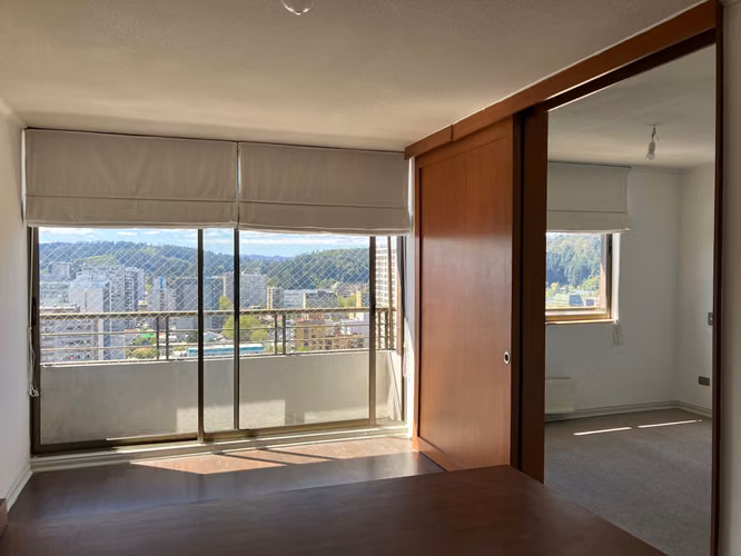 Departamento, céntrico en piso 20. Excelente vista y asoleamiento.