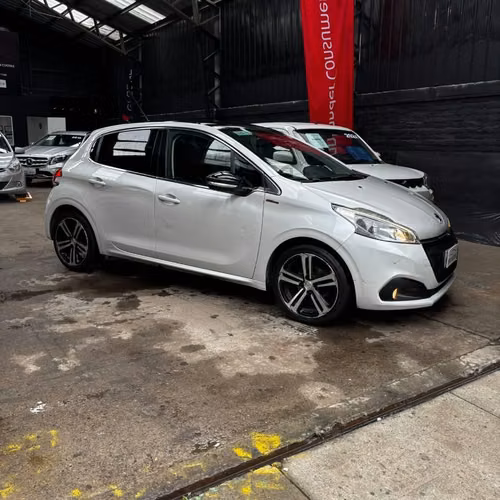 Peugeot 208 1.2 GT Line AUT 2017 - Imagen 3