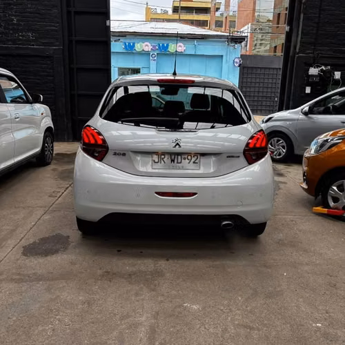 Peugeot 208 1.2 GT Line AUT 2017 - Imagen 5