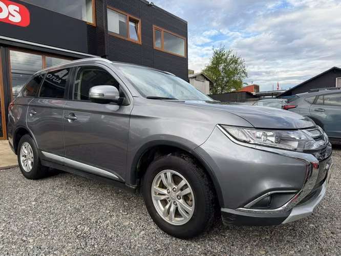 MITSUBISHI OUTLANDER 2015 - Imagen 3