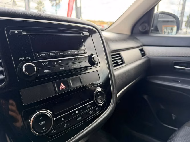 MITSUBISHI OUTLANDER 2015 - Imagen 15
