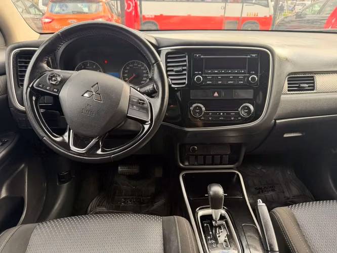 MITSUBISHI OUTLANDER 2015 - Imagen 14