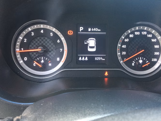 2024 Hyundai grand i10 hatchback 1.2 at plus - Imagen 6