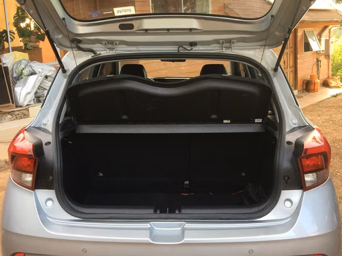 2024 Hyundai grand i10 hatchback 1.2 at plus - Imagen 10