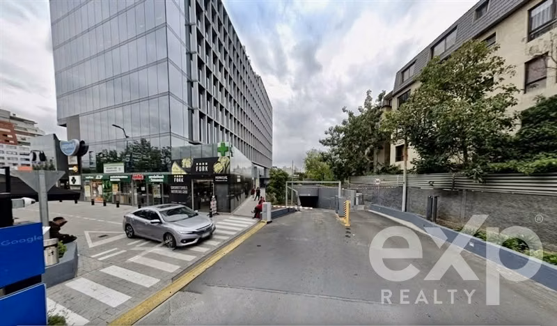 Estacionamiento en venta en Isabel la Católica con Américo V