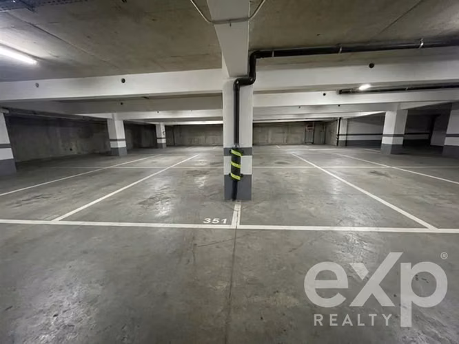 Estacionamiento en venta en Isabel la Católica con Américo V