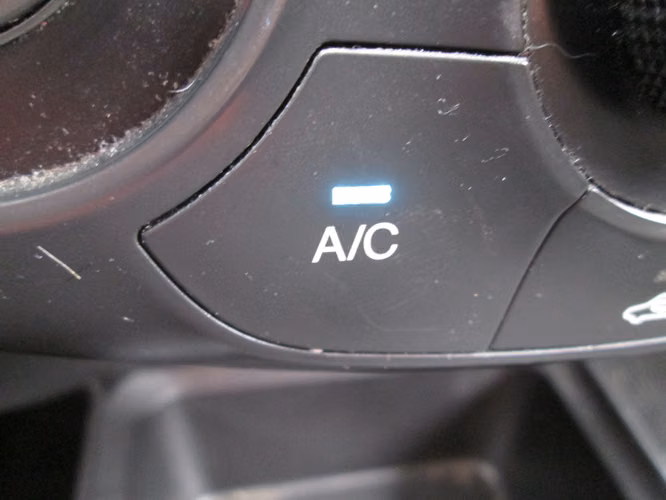CHEVROLET SAIL LT 1.4 2014 - Imagen 9