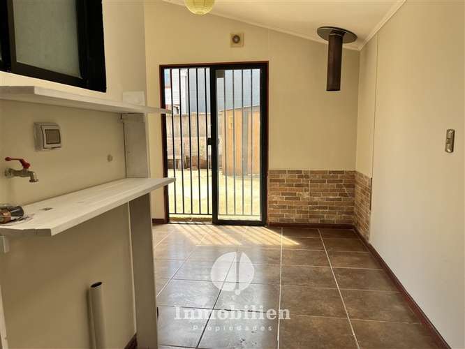 Casa en arriendo en Condominio/ 4 dorm. en Villa Alemana