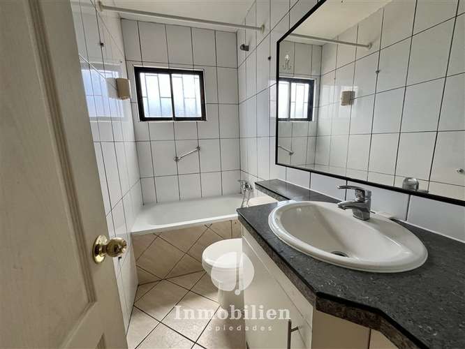 Casa en arriendo en Condominio/ 4 dorm. en Villa Alemana