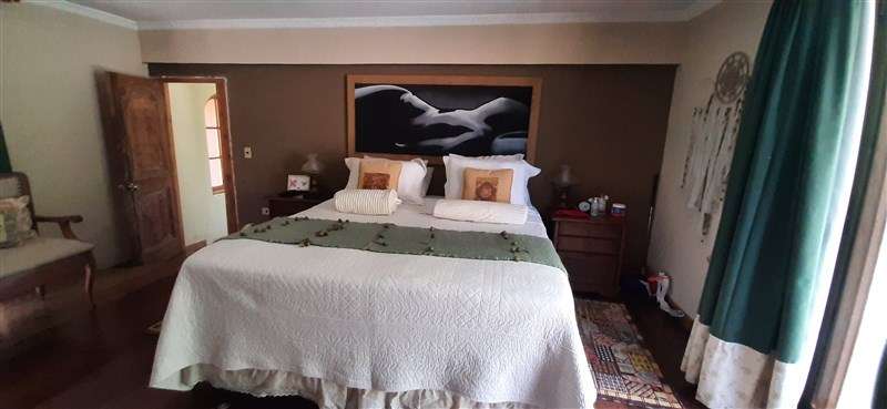Casa en venta de 5 dorm. en Calera de Tango