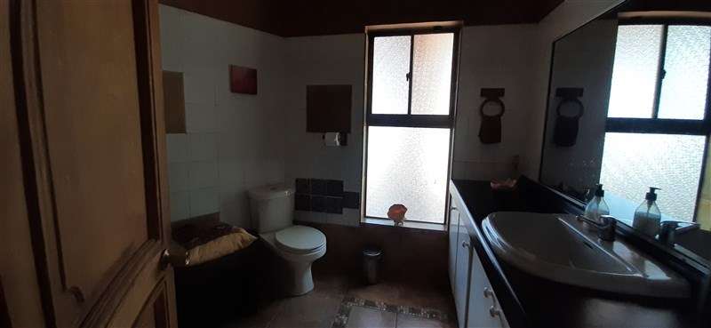 Casa en venta de 5 dorm. en Calera de Tango