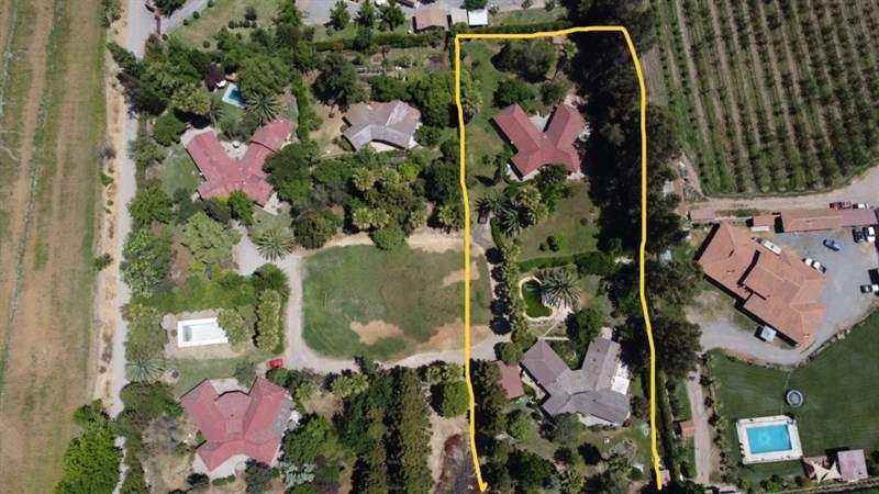 Casa en venta de 5 dorm. en Calera de Tango