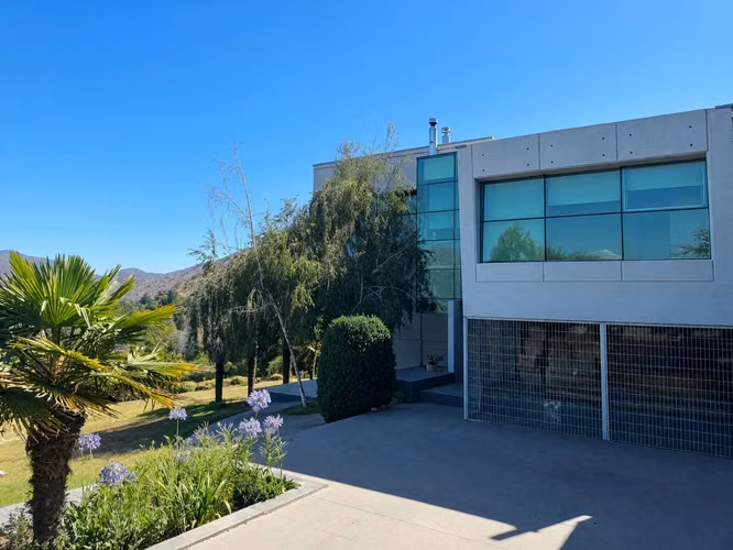 Increíble casa con gimnasio, piscina en Pirque - Imagen 19