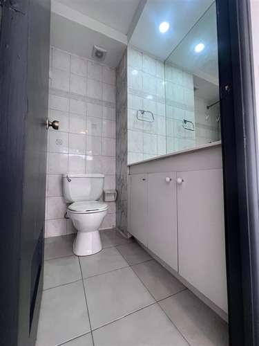 Depto remodelado cerca de costanera center y metro tobalaba - Imagen 8