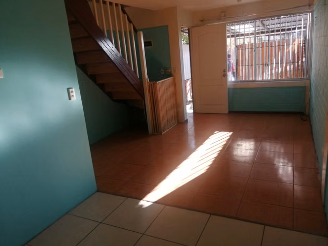 Casa 3 Dormitorios Con Estacionamiento Y Patio - Padre Hurtado - Imagen 2