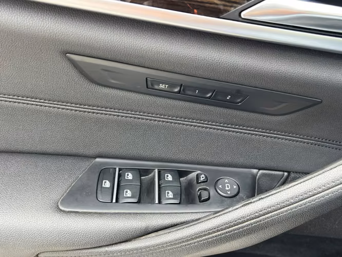 BMW 520I 2.0 TURBO 2019 - Imagen 19