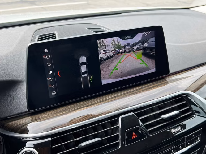 BMW 520I 2.0 TURBO 2019 - Imagen 16