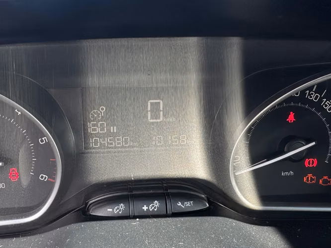PEUGEOT 208 2019