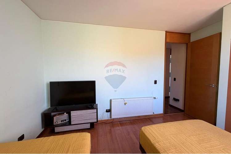 Casa de lujo autosustentable con piscina en lampa - Imagen 32