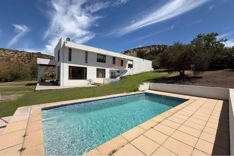 Casa de lujo autosustentable con piscina en lampa - Imagen 2