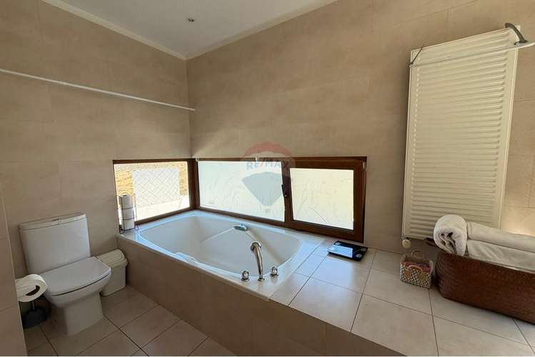 Casa de lujo autosustentable con piscina en lampa - Imagen 21