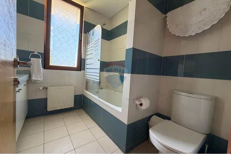 Casa de lujo autosustentable con piscina en lampa - Imagen 26