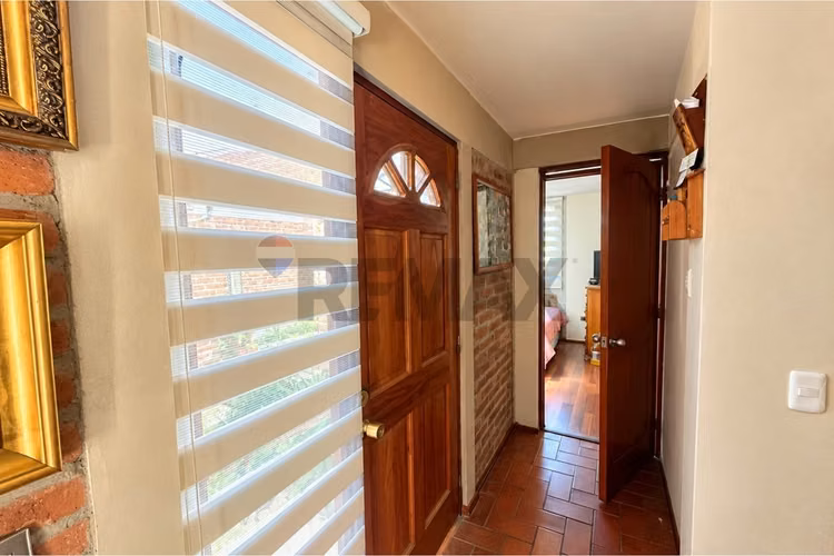 ¡casa con encanto, patio privado y quincho! - Imagen 4