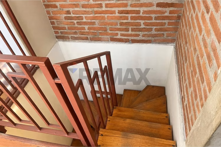 ¡casa con encanto, patio privado y quincho! - Imagen 15