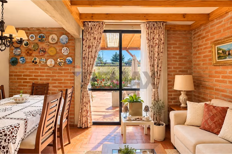 ¡casa con encanto, patio privado y quincho! - Imagen 7