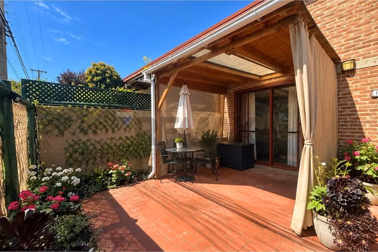 ¡casa con encanto, patio privado y quincho! - Imagen 24