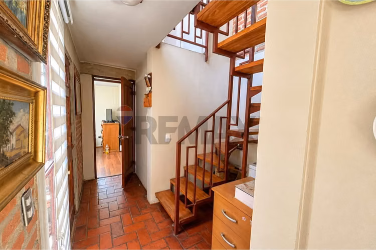 ¡casa con encanto, patio privado y quincho! - Imagen 14