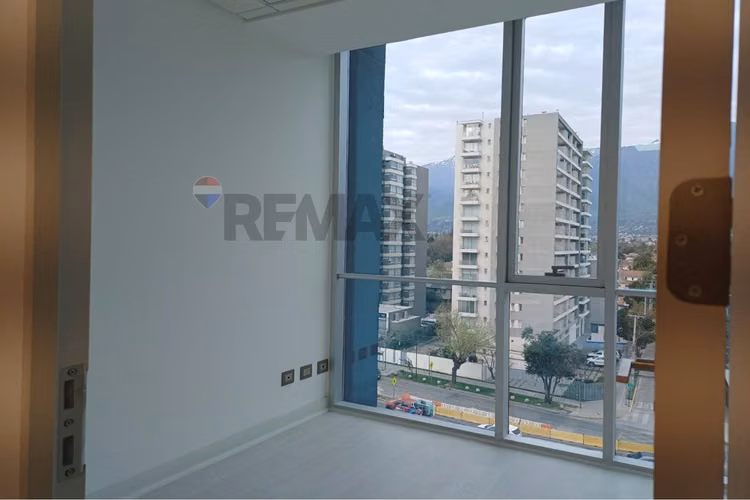 Oficina en venta plaza egaña se reciben ofertas - Imagen 10