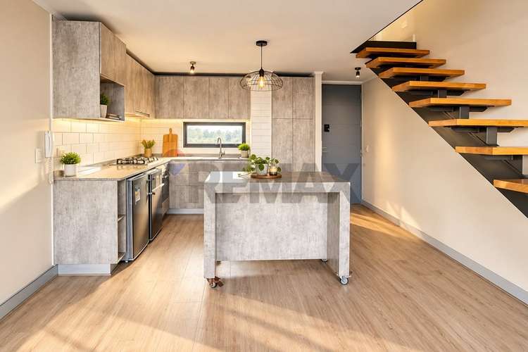 Loft dúplex en barrio dieciocho - Imagen 1