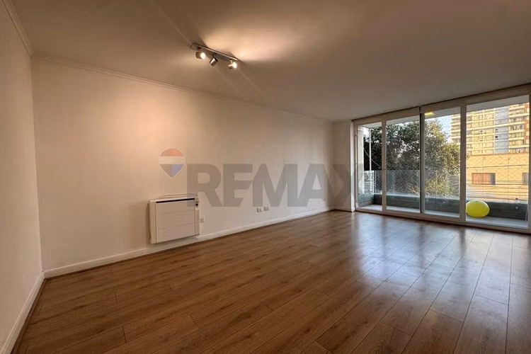 Moderno dpto 4d+4baños+2est en la reina - Imagen 2