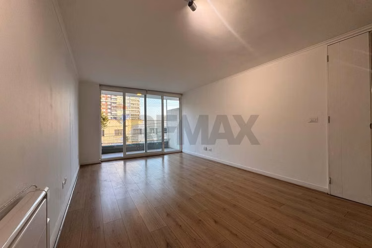 Moderno dpto 4d+4baños+2est en la reina - Imagen 3