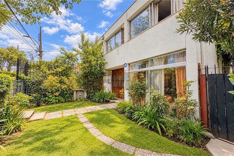 Casa en condominio, las condes 4d 4b