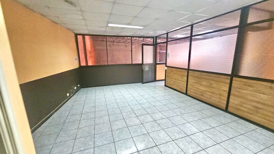 OFICINAS PRIVADAS EN CALLE CAMILO HENRÍQUEZ VALDIVIA