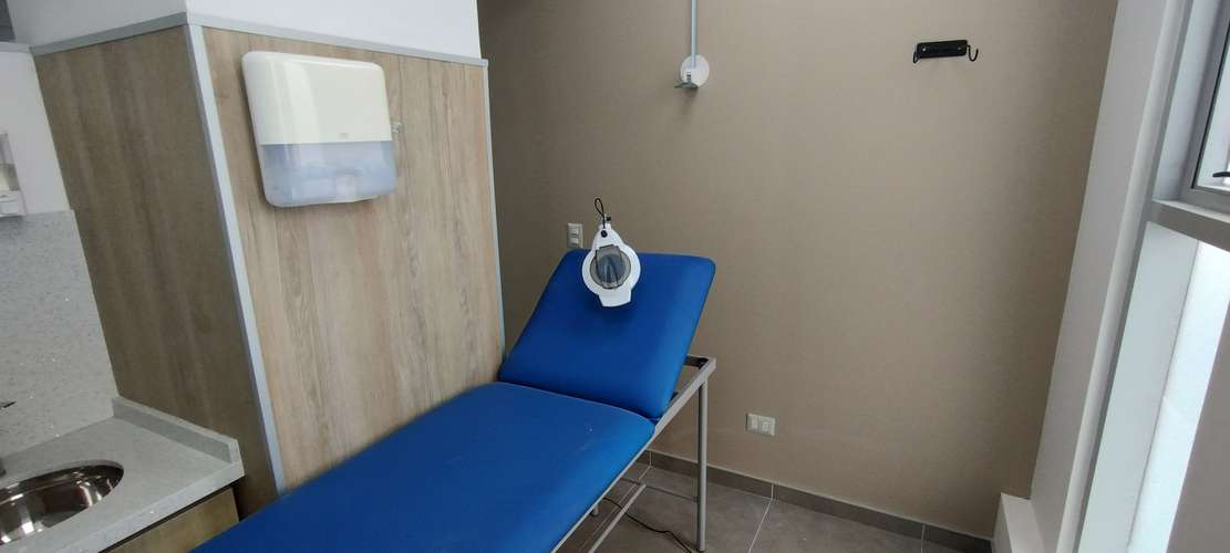 ATENCIÓN MEDICOS CONSULTA MEDICA, FRENTE A HOSPITAL, 39 M2