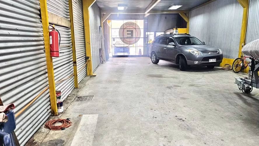 AMPLIO LOCAL COMERCIAL EN AVENIDA PICARTE VALDIVIA